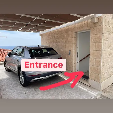 Paola 5 Min From The *